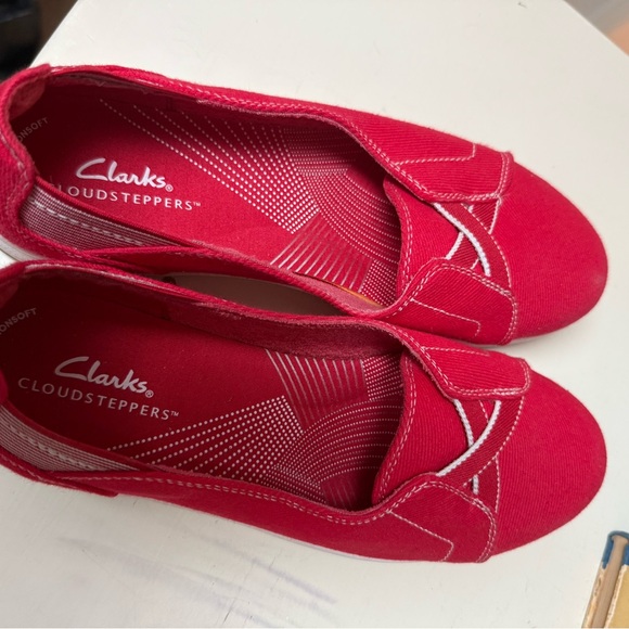 Clarks Cloudsteppers Women's Vibrant Red Flats - Picture 3 of 6